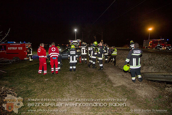 20150406_Fahrzeugbrand_Wampersdorf_19