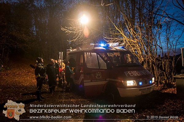 20151108 3 Personen in Notlage bei Alland   Foto: © Daniel Wirth