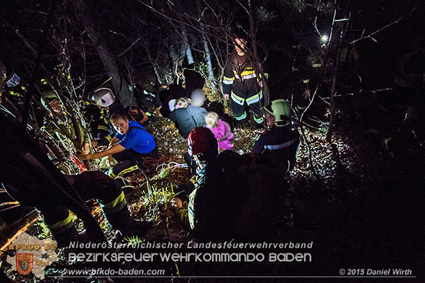 20151108 3 Personen in Notlage bei Alland Foto: © Daniel Wirth 20151108 3 Personen in Notlage bei Alland Foto: © Daniel Wirth