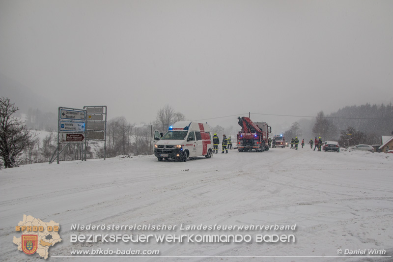 20160123 Wohnmobil verunfallt auf der LB18 bei Altenmarkt a.d.Triesting  Foto: © Daniel Wirth