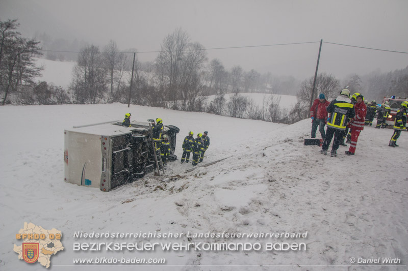 20160123 Wohnmobil verunfallt auf der LB18 bei Altenmarkt a.d.Triesting  Foto: © Daniel Wirth