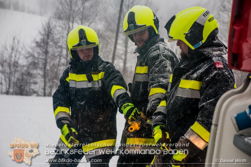 20160123 Wohnmobil verunfallt auf der LB18 bei Altenmarkt a.d.Triesting  Foto: © Daniel Wirth