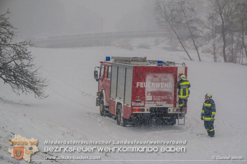 20160123 Wohnmobil verunfallt auf der LB18 bei Altenmarkt a.d.Triesting  Foto: © Daniel Wirth