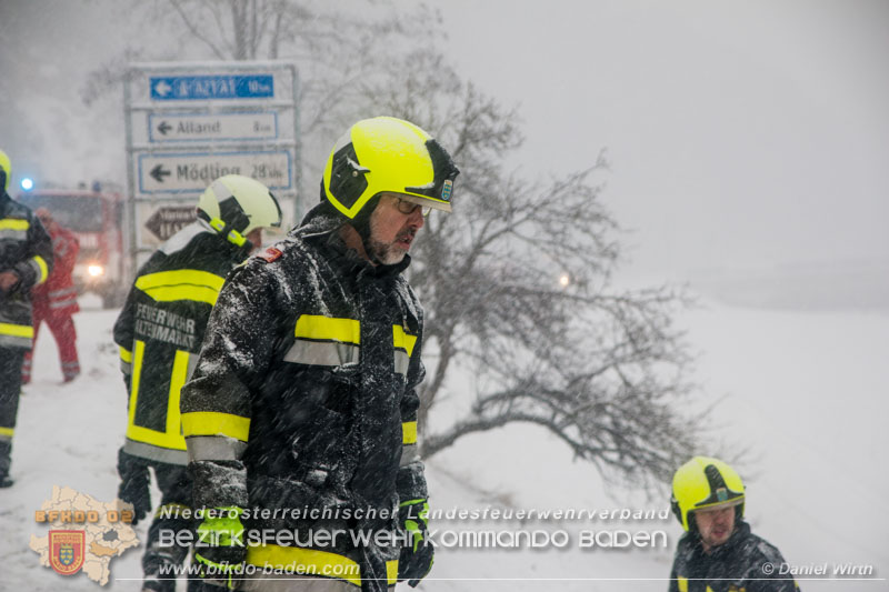 20160123 Wohnmobil verunfallt auf der LB18 bei Altenmarkt a.d.Triesting  Foto: © Daniel Wirth