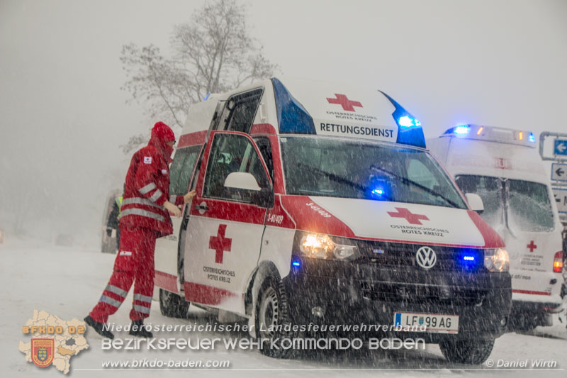 20160123 Wohnmobil verunfallt auf der LB18 bei Altenmarkt a.d.Triesting  Foto: © Daniel Wirth