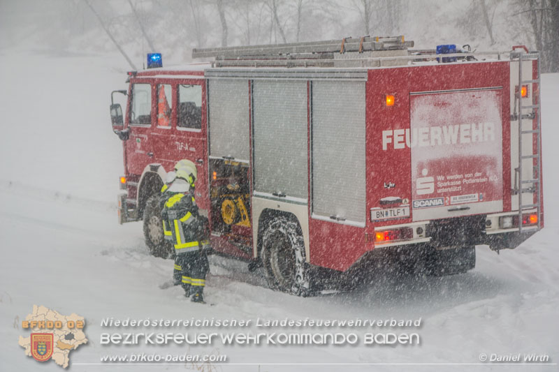 20160123 Wohnmobil verunfallt auf der LB18 bei Altenmarkt a.d.Triesting  Foto: © Daniel Wirth