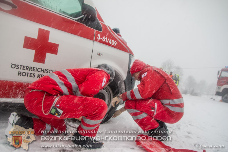 20160123 Wohnmobil verunfallt auf der LB18 bei Altenmarkt a.d.Triesting  Foto: © Daniel Wirth