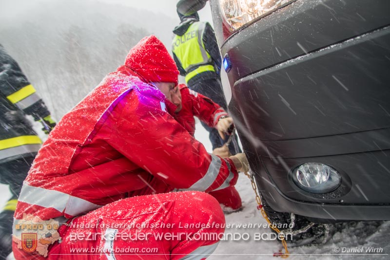 20160123 Wohnmobil verunfallt auf der LB18 bei Altenmarkt a.d.Triesting  Foto: © Daniel Wirth