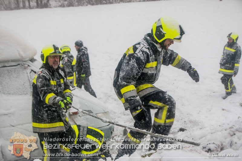 20160123 Wohnmobil verunfallt auf der LB18 bei Altenmarkt a.d.Triesting  Foto: © Daniel Wirth