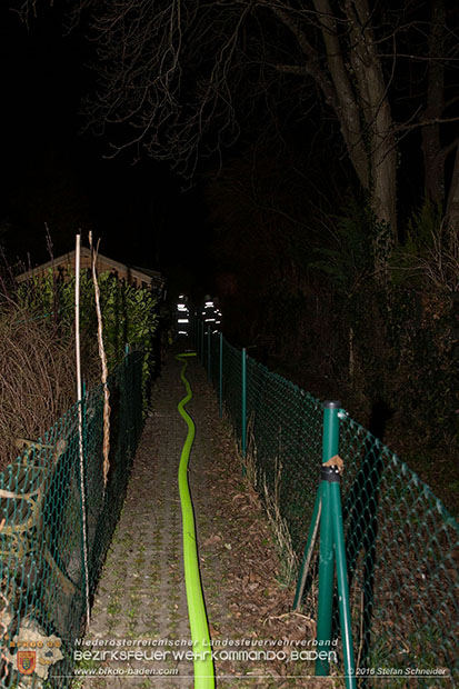 20160312 Brand eines überdachten Brennholzlagerplatz in Tattendorf Foto: © Stefan Schneider 20160312 Brand eines überdachten Brennholzlagerplatz in Tattendorf Foto: © Stefan Schneider
