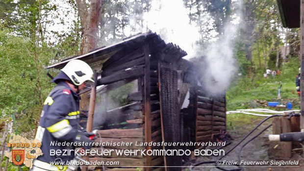 20160423 Brand einer Holzhtte in Siegenfeld-Rosental  Foto:  FF Siegenfeld