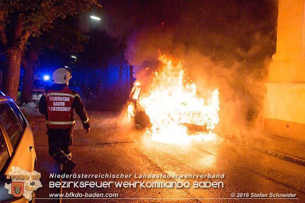 20160608 Kleintransporter in Vollbrand in Baden Weikersdorf  Foto:  Stefan Schneider