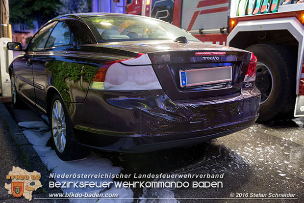 20160608 Kleintransporter in Vollbrand in Baden Weikersdorf  Foto:  Stefan Schneider