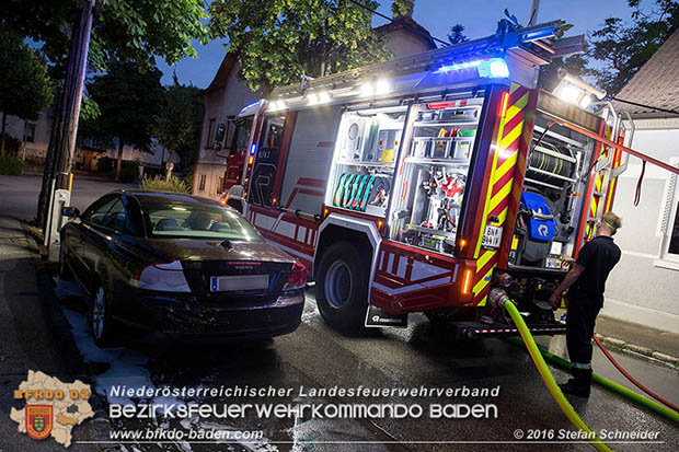 20160608 Kleintransporter in Vollbrand in Baden Weikersdorf  Foto:  Stefan Schneider