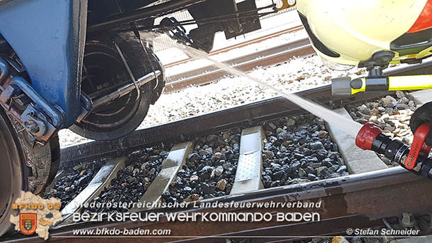 20160625 Flurbrände auf der Südbahnstrecke durch defekte Bremse eines Güterzuges Foto: © Stefan Schneider 20160625 Flurbrände auf der Südbahnstrecke durch defekte Bremse eines Güterzuges Foto: © Stefan Schneider