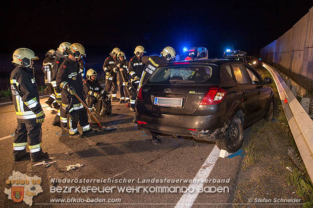 20160711 Verkehrsunfall mit Personenrettung am Autobahnzubringer Bad Vöslau  Foto: © Stefan Schneider