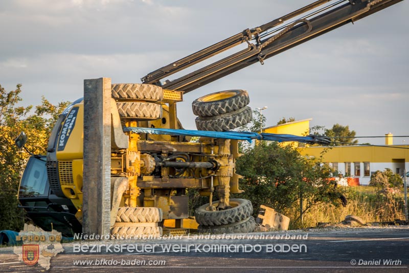 20160817 Baggerbergung Teesdorf, Foto Daniel Wirth 20160817 Baggerbergung Teesdorf, Foto Daniel Wirth