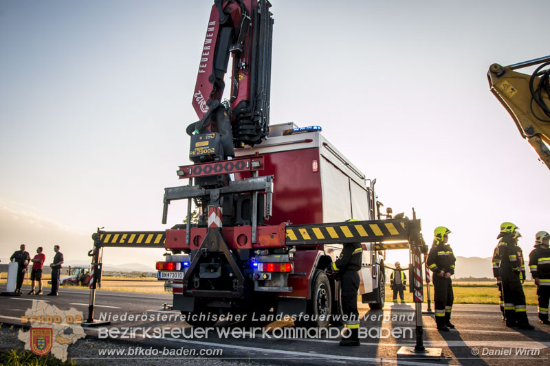 20160817 Baggerbergung Teesdorf, Foto Daniel Wirth 20160817 Baggerbergung Teesdorf, Foto Daniel Wirth