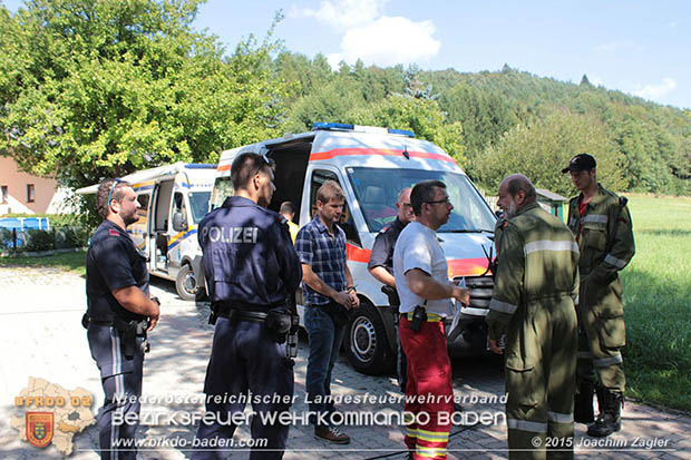 20160823 Personensuche nach 7o-jhriger Dame in Klausen-Leopoldsdorf  Foto:  Joachim ZAGLER