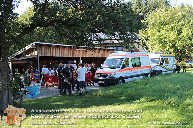 20160823 Personensuche nach 7o-jhriger Dame in Klausen-Leopoldsdorf  Foto:  Joachim ZAGLER