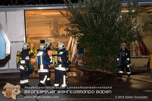 20160913 Brand bei Gewerbebetrieb in Enzesfeld  Foto:  Stefan Schneider