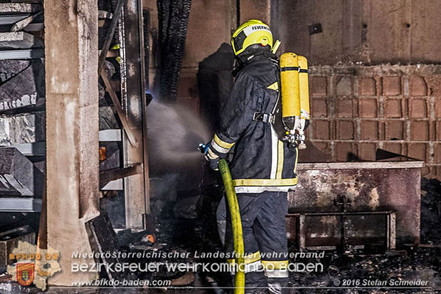 20160913 Brand bei Gewerbebetrieb in Enzesfeld  Foto:  Stefan Schneider