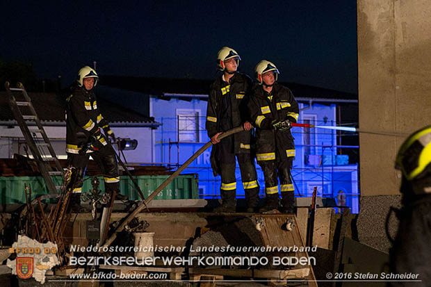 20160913 Brand bei Gewerbebetrieb in Enzesfeld  Foto:  Stefan Schneider