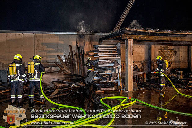 20160913 Brand bei Gewerbebetrieb in Enzesfeld  Foto:  Stefan Schneider