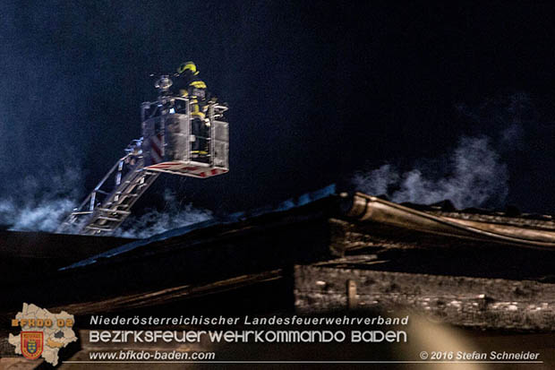 20160913 Brand bei Gewerbebetrieb in Enzesfeld  Foto:  Stefan Schneider