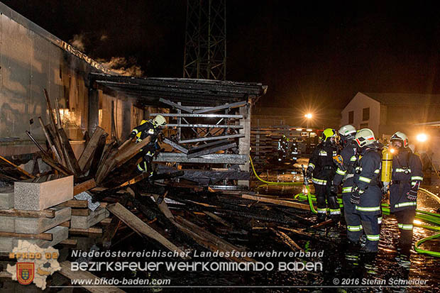 20160913 Brand bei Gewerbebetrieb in Enzesfeld  Foto:  Stefan Schneider