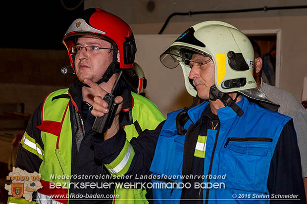 20160913 Brand bei Gewerbebetrieb in Enzesfeld  Foto:  Stefan Schneider