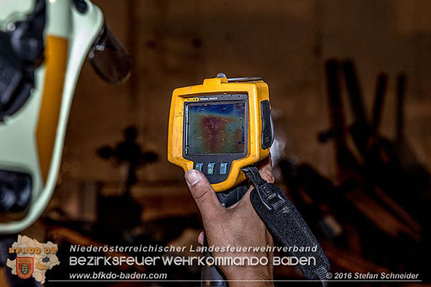 20160913 Brand bei Gewerbebetrieb in Enzesfeld Foto: © Stefan Schneider 20160913 Brand bei Gewerbebetrieb in Enzesfeld Foto: © Stefan Schneider