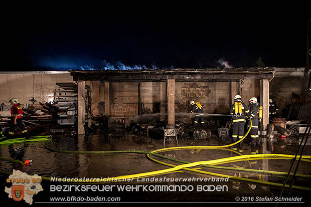 20160913 Brand bei Gewerbebetrieb in Enzesfeld  Foto:  Stefan Schneider