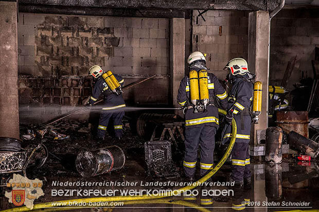 20160913 Brand bei Gewerbebetrieb in Enzesfeld  Foto:  Stefan Schneider