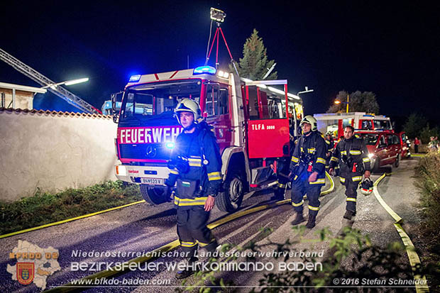 20160913 Brand bei Gewerbebetrieb in Enzesfeld  Foto:  Stefan Schneider