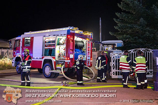 20160913 Brand bei Gewerbebetrieb in Enzesfeld  Foto:  Stefan Schneider