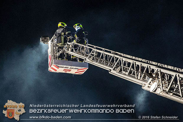 20160913 Brand bei Gewerbebetrieb in Enzesfeld  Foto:  Stefan Schneider