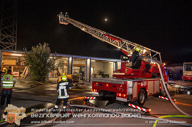 20160913 Brand bei Gewerbebetrieb in Enzesfeld  Foto:  Stefan Schneider