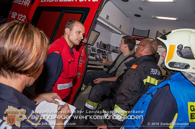 20160913 Brand bei Gewerbebetrieb in Enzesfeld  Foto:  Stefan Schneider