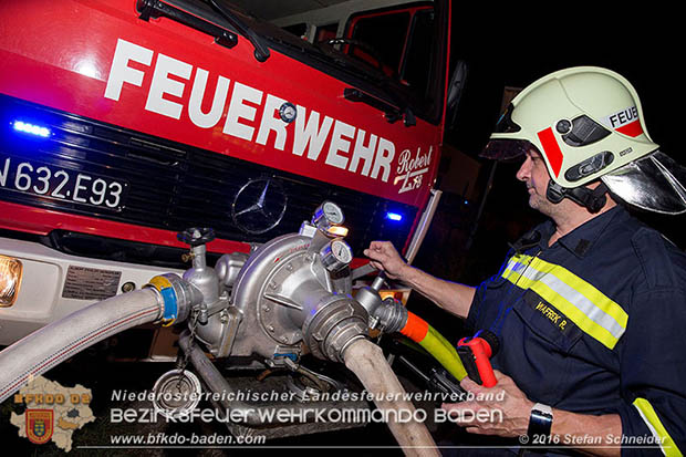 20160913 Brand bei Gewerbebetrieb in Enzesfeld  Foto:  Stefan Schneider