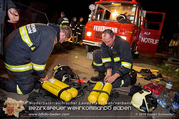 20160913 Brand bei Gewerbebetrieb in Enzesfeld  Foto:  Stefan Schneider