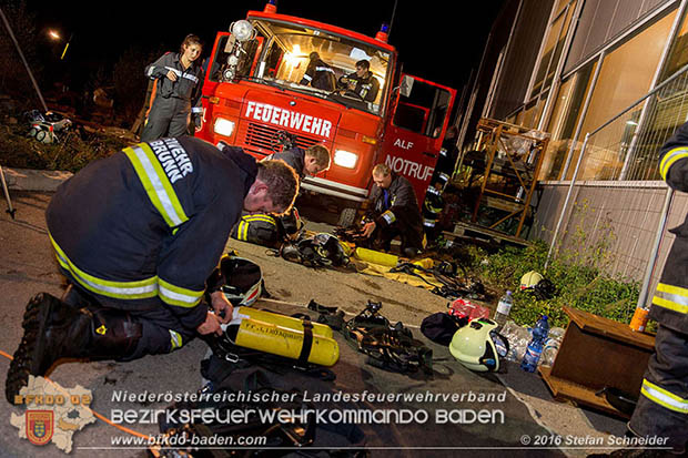 20160913 Brand bei Gewerbebetrieb in Enzesfeld  Foto:  Stefan Schneider