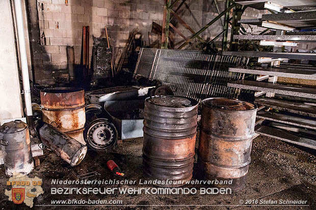 20160913 Brand bei Gewerbebetrieb in Enzesfeld Foto: © Stefan Schneider 20160913 Brand bei Gewerbebetrieb in Enzesfeld Foto: © Stefan Schneider