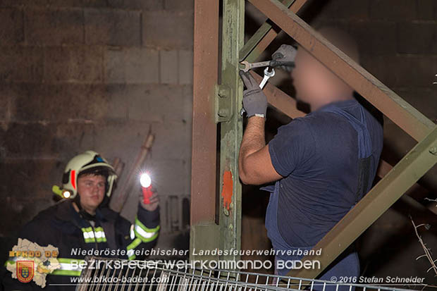 20160913 Brand bei Gewerbebetrieb in Enzesfeld  Foto:  Stefan Schneider