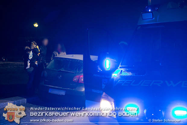 20170101 Befreiung Kleinkind aus versperrten Fahrzeug in Traiskirchen Foto: © Stefan Schneider 20170101 Befreiung Kleinkind aus versperrten Fahrzeug in Traiskirchen Foto: © Stefan Schneider