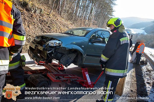 20170101 Verkehrsunfall auf der B210 im Helenental  Foto:  Stefan Schneider