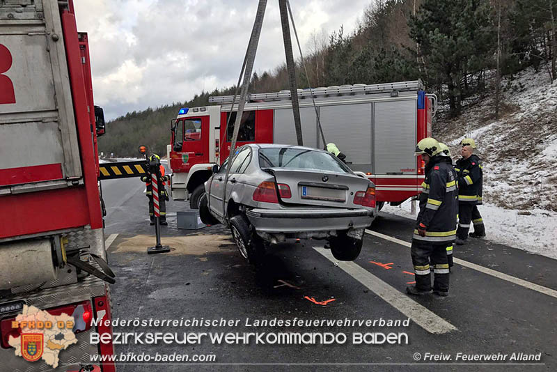 20170105 Verkehrsunfall A21 zwischen Mayerling und Heiligenkreuz RFb Wien  Foto: ©  Freiwillige Feuerwehr Alland