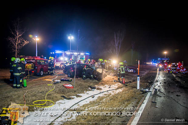 20170129 Folgenschwerer Verkehrsunfall mit zwei Toten auf der Landestrae 4040 Leobersdorf-Sollenau  Foto:  Daniel Wirth