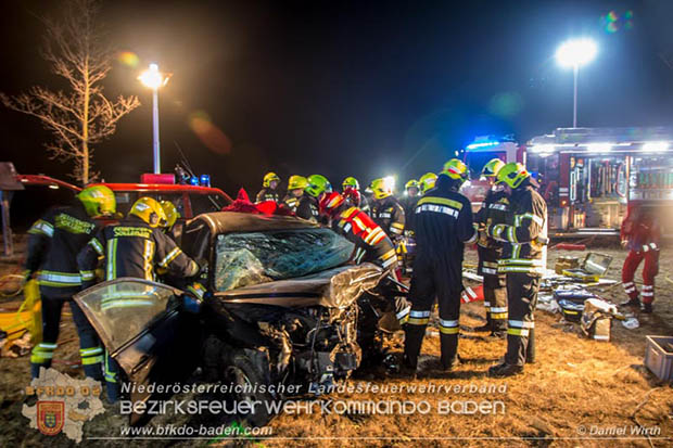 20170129 Folgenschwerer Verkehrsunfall mit zwei Toten auf der Landestraße 4040 Leobersdorf-Sollenau  Foto: © Daniel Wirth