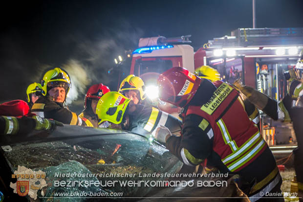 20170129 Folgenschwerer Verkehrsunfall mit zwei Toten auf der Landestraße 4040 Leobersdorf-Sollenau  Foto: © Daniel Wirth